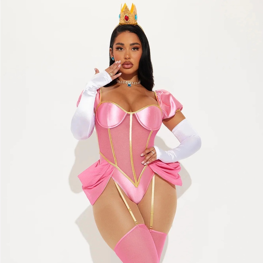 Video Game Princess “Princess Peach” 6 Piece Costume Set